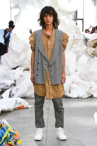 Look 30